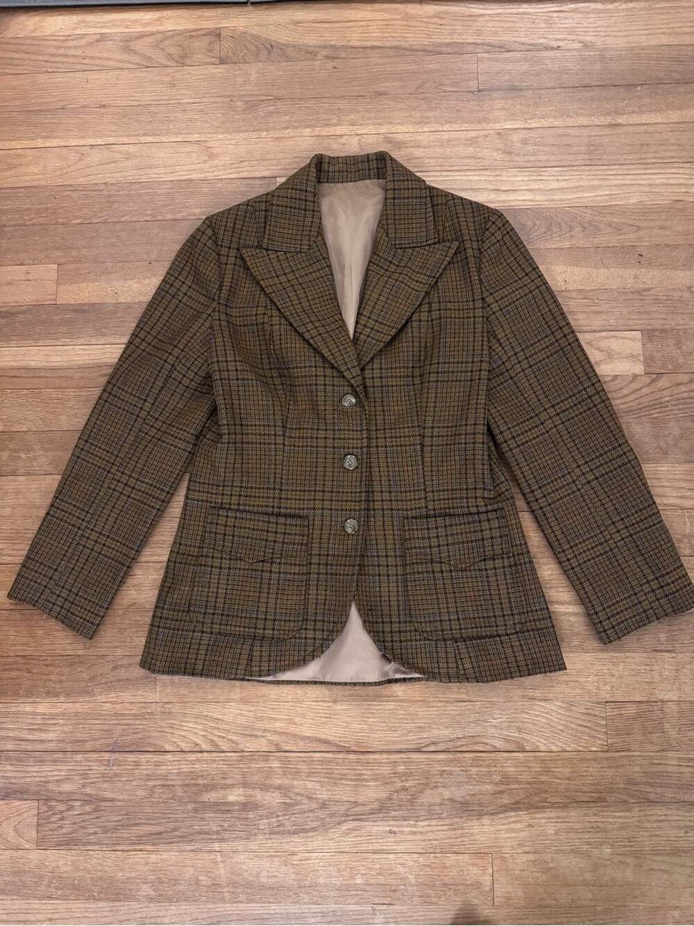 Women's Tan Striped Long Sleeve Blazer - Size 4
b68